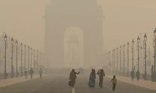 திணறும் டெல்லி- அபாயகரமான நிலையை எட்டிய காற்று மாசு