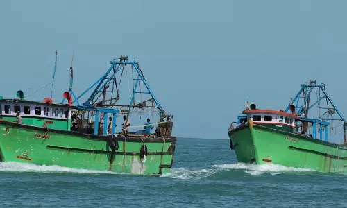 ராமேஸ்வரம் மீனவர்கள் 3 பேரை கைது செய்த இலங்கை கடற்படை