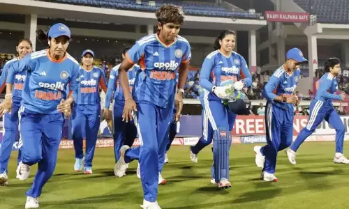 தொடரை முழுமையாக வெல்லும் முனைப்பில் இந்தியா: இலங்கையுடன் கடைசி டி20-யில் இன்று மோதல்