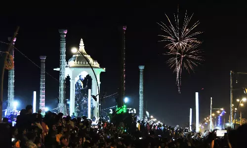 புத்தாண்டு கொண்டாட்டம் - புதுச்சேரியில் பாதுகாப்பு பணியில் 2 ஆயிரம் போலீசார்