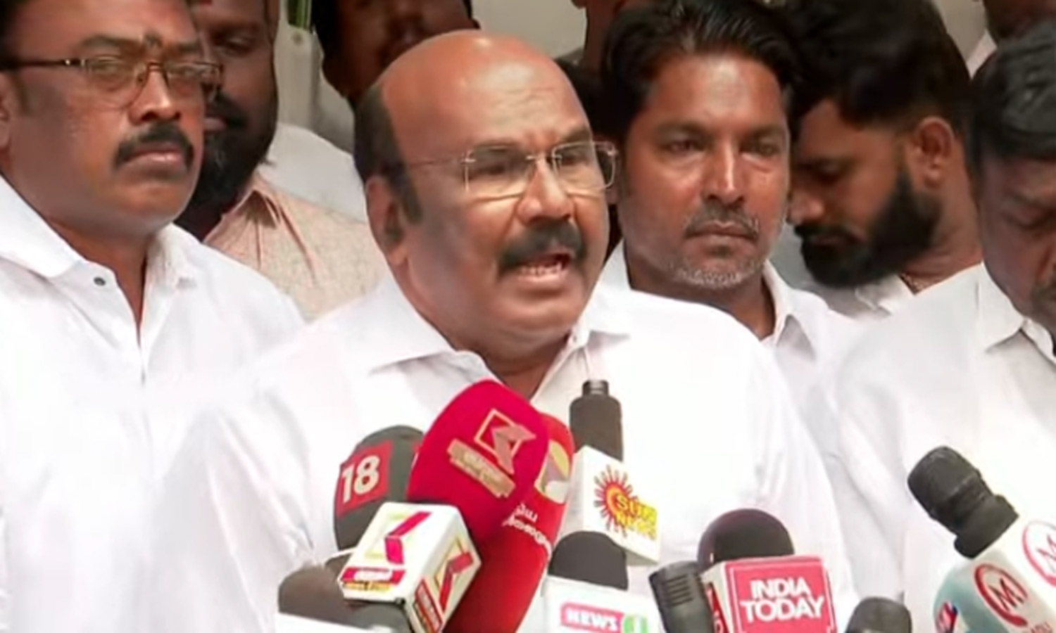 அ.தி.மு.க.வை மக்கள் ஆட்சியில் அமர வைப்பார்கள் - ஜெயக்குமார்