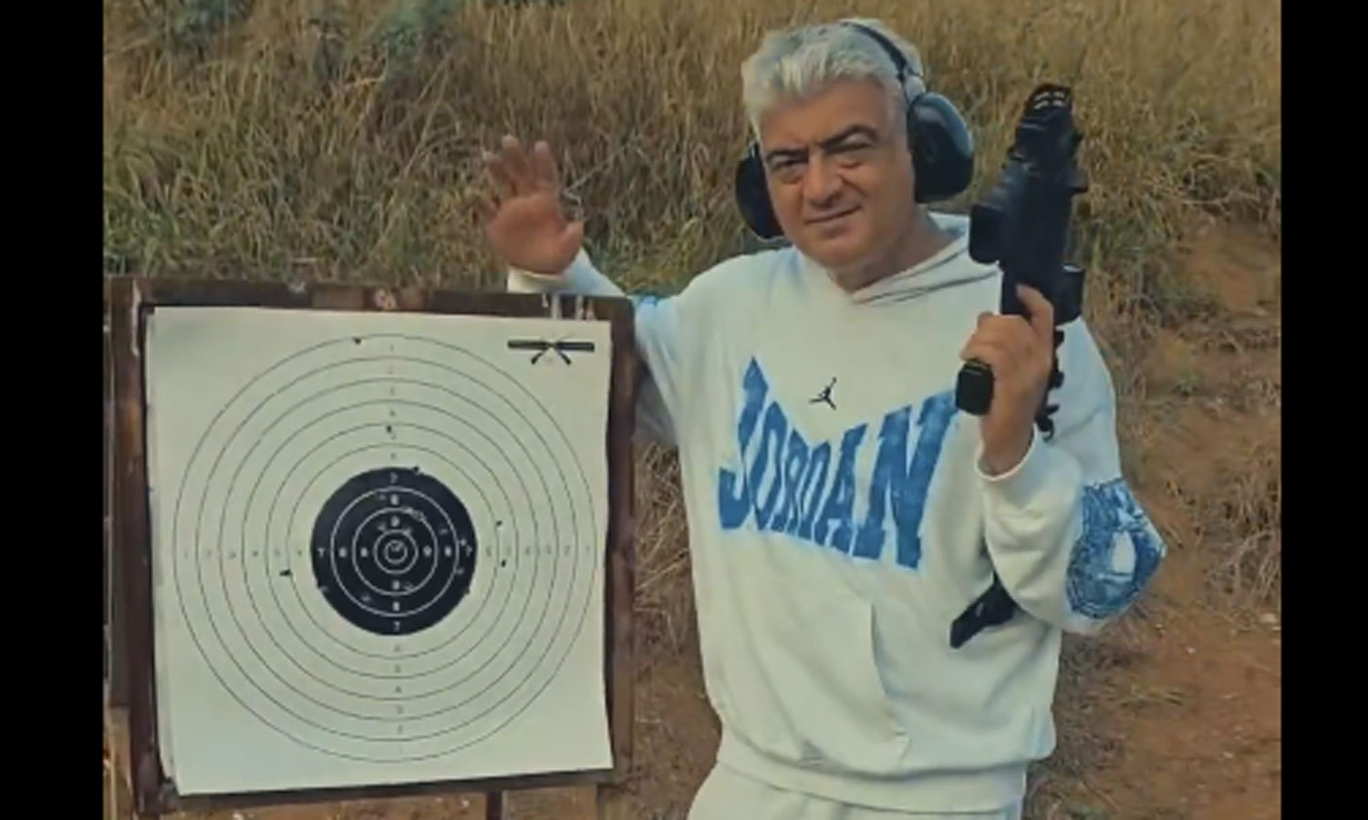 நடிகர் அஜித்குமாரின் புத்தாண்டு வாழ்த்து