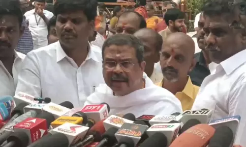 திருப்பரங்குன்றம் மலை மீது விளக்கேற்றுவதை யாராலும் தடுக்க முடியாது - தர்மேந்திர பிரதான் திருப்பரங்குன்றம் மலை மீது விளக்கேற்றுவதை யாராலும் தடுக்க முடியாது - தர்மேந்திர பிரதான்