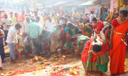 திருத்தணி முருகன் கோவிலில் படித்திருவிழா கோலாகலம்