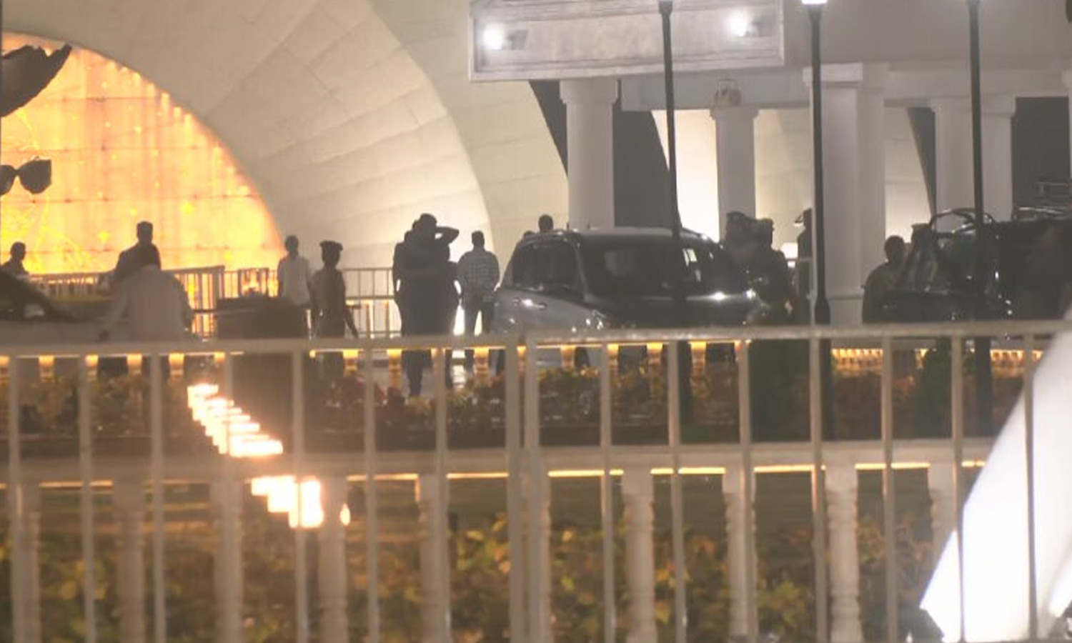 புத்தாண்டை ஒட்டி கலைஞர் கருணாநிதி நினைவிடத்தில் முதலமைச்சர் மு.க.ஸ்டாலின் மரியாதை