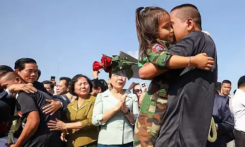 Ceasefire: அமைதி ஒப்பந்தப்படி 18 கம்போடிய வீரர்களை விடுவித்த தாய்லாந்து