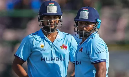 உள்ளூர் போட்டியில் நானும் தம்பியும் ஒரே நேரத்தில் இதை செய்யனும்- சர்பராஸ் கான் நெகிழ்ச்சி