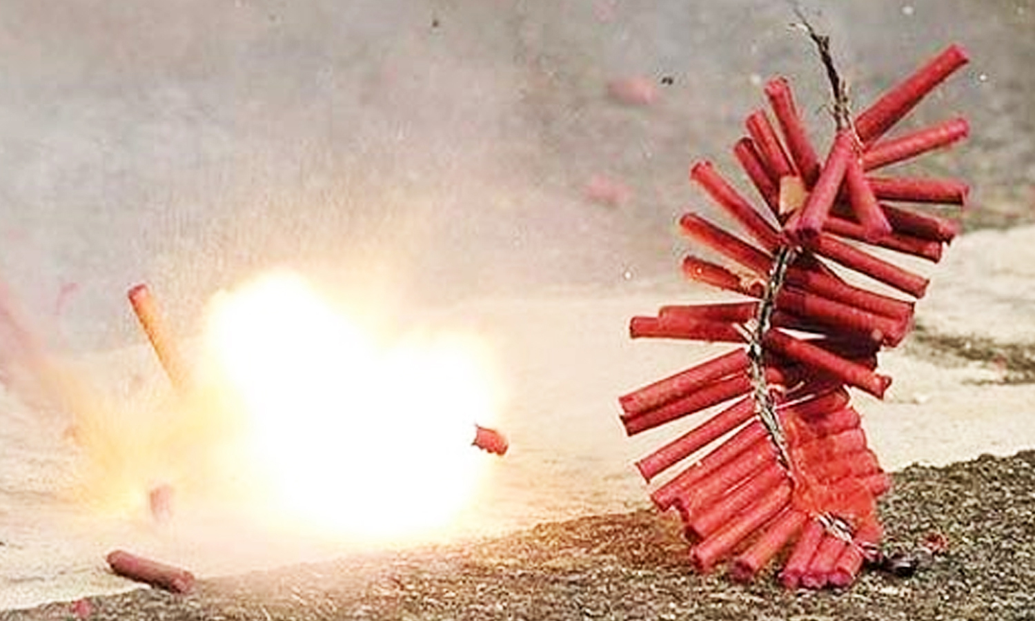 விருதுநகரில் பட்டாசு வெடி விபத்து- 2 பேர் உயிரிழப்பு