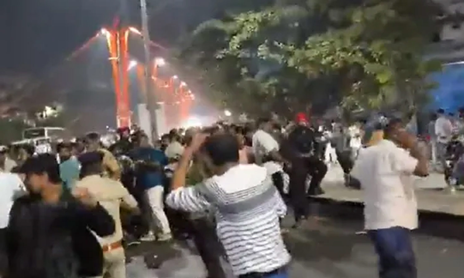 பெல்லாரியில் பரபரப்பு: துப்பாக்கிச்சூட்டில் காங்கிரஸ் பிரமுகர் பலி- பா.ஜ.க. எம்.எல்.ஏ. மீது வழக்குப்பதிவு