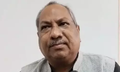 திடீர் பிரேக் போட்டதால் விபத்தில் சிக்கிய கார்: அதிர்ஷ்டவசமாக உயிர் தப்பிய மந்திரி