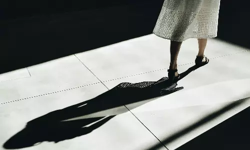 திருமணத்திற்கு மறுத்த காதலனுக்கு அதிரடி தண்டனை கொடுத்த இளம்பெண்- புத்தாண்டு தினத்தில் பயங்கரம்