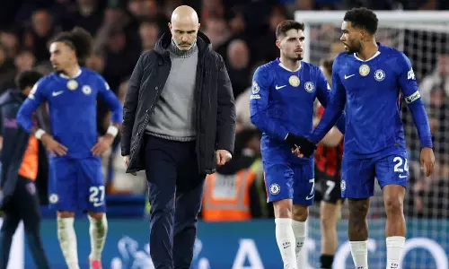 செல்சி கால்பந்து அணியின் பயிற்சியாளர் திடீர் விலகல்