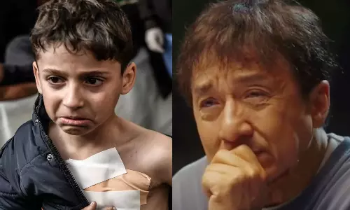 காசா சிறுவனுக்காக கண்ணீர் விட்ட ஜாக்கி சான்.. மேடையில் உருக்கம்