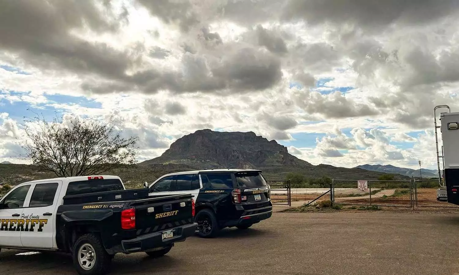 அமெரிக்காவில் ஹெலிகாப்டர் விழுந்து நொறுங்கி 4 பேர் உயிரிழப்பு அமெரிக்காவில் ஹெலிகாப்டர் விழுந்து நொறுங்கி 4 பேர் உயிரிழப்பு