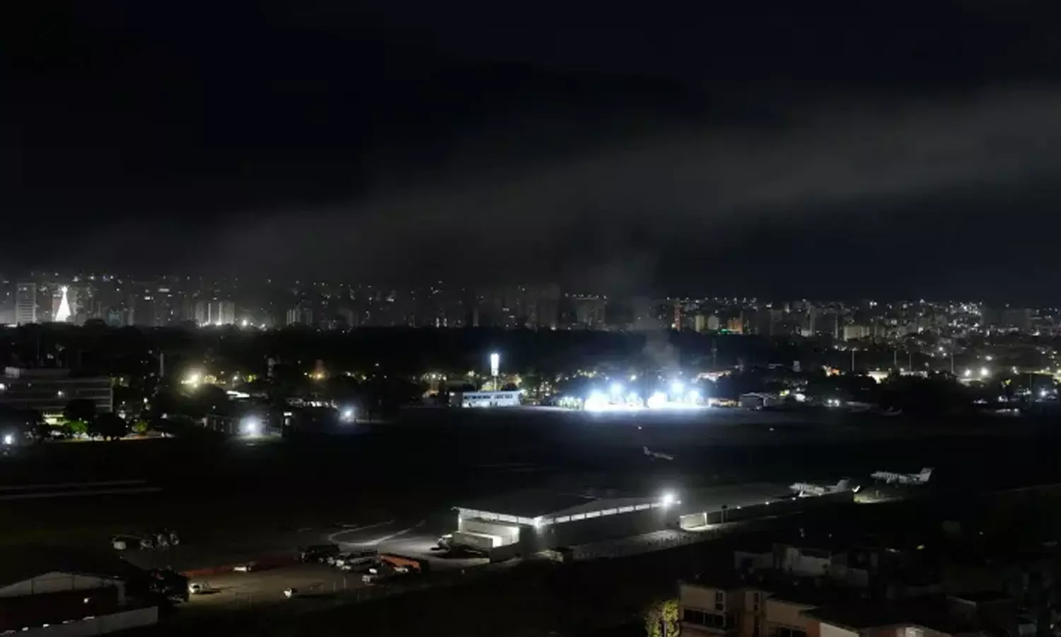 வெனிசுலா தலைநகரில் பயங்கர குண்டுவெடிப்பு- அமெரிக்கா தாக்குதல்? வெனிசுலா தலைநகரில் பயங்கர குண்டுவெடிப்பு- அமெரிக்கா தாக்குதல்?