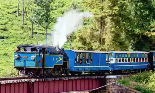 மேட்டுப்பாளையம்-ஊட்டி மலை ரெயில் இன்று 2-வது நாளாக ரத்து