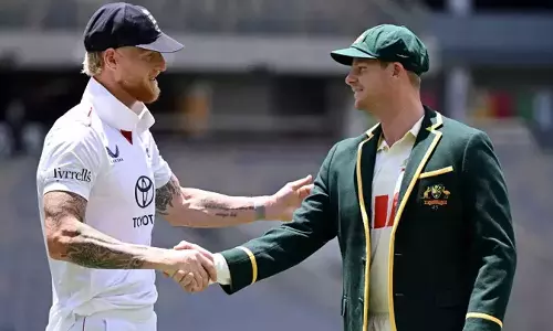 சிட்னி டெஸ்ட்: டாஸ் வென்ற இங்கிலாந்து பேட்டிங் தேர்வு