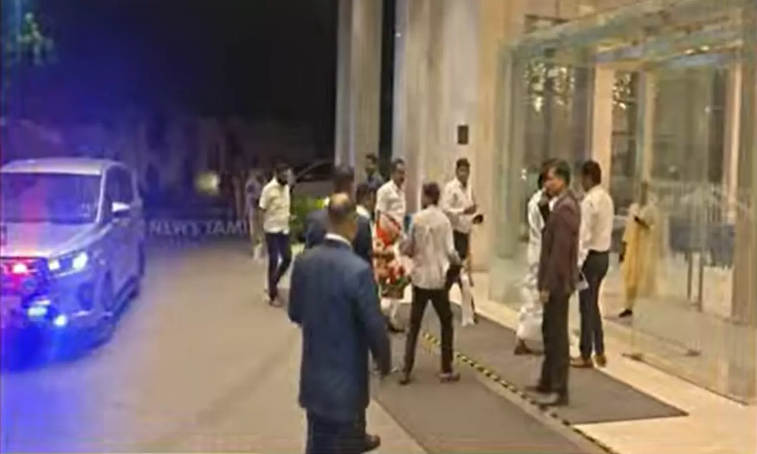 மத்திய அமைச்சர் அமித் ஷாவை சந்தித்த அதிமுக நிர்வாகிகள்- முக்கிய ஆலோசனை மத்திய அமைச்சர் அமித் ஷாவை சந்தித்த அதிமுக நிர்வாகிகள்- முக்கிய ஆலோசனை