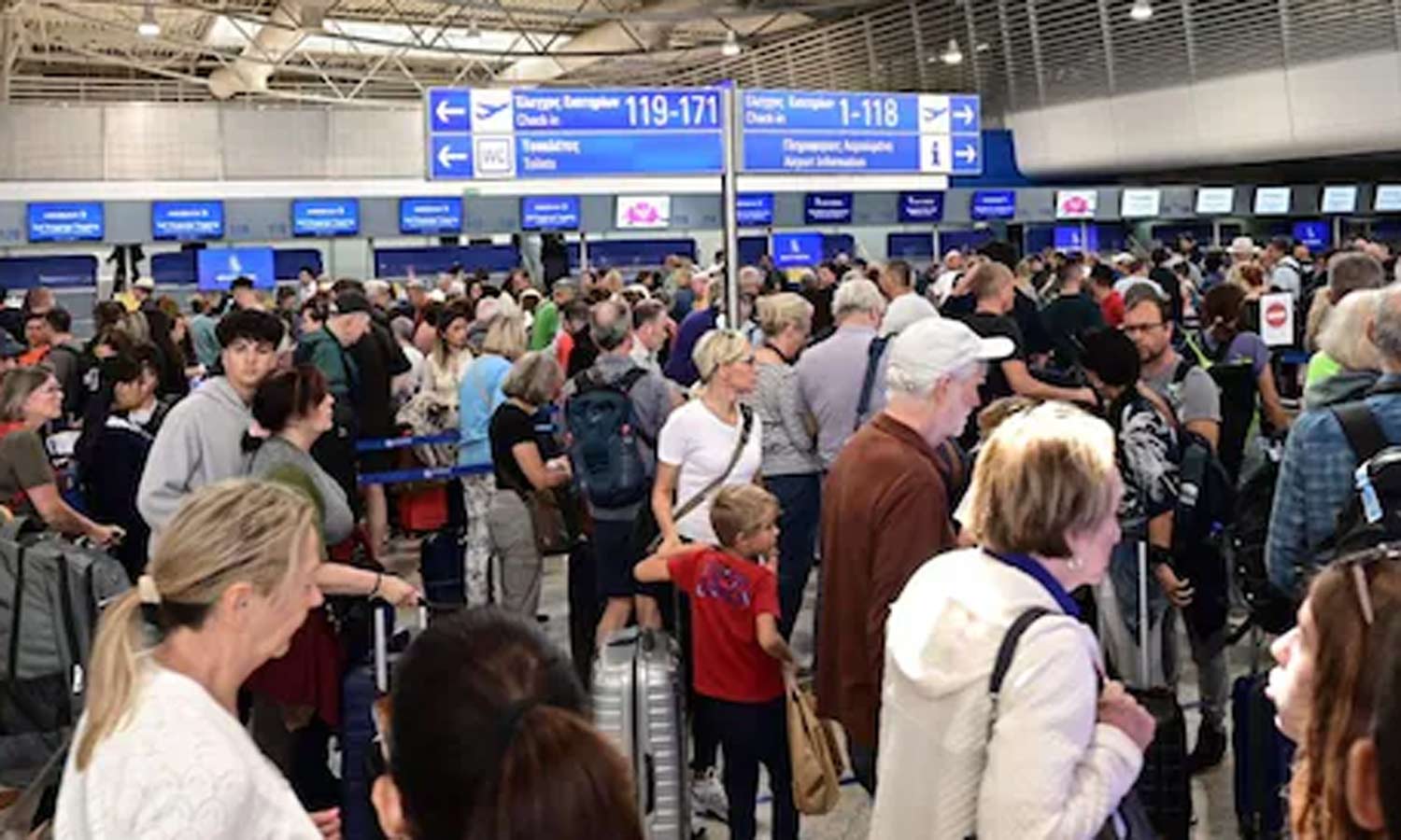 கிரீசில் விமான சேவை பாதிப்பு: இதுதான் காரணம்