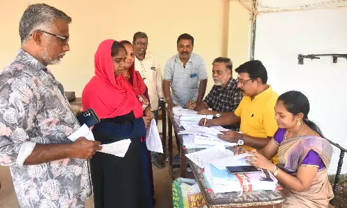 வாக்காளர் பட்டியலில் பெயர் சேர்க்க 7.40 லட்சம் பேர் விண்ணப்பம்- முகாம்களில் இன்றும் பொதுமக்கள் திரண்டனர்