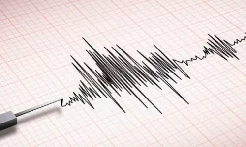 அசாம், திரிபுரா உள்ளிட்ட வட மாநிலங்களில் திடீர் நிலநடுக்கம் - பொதுமக்கள் அச்சம்