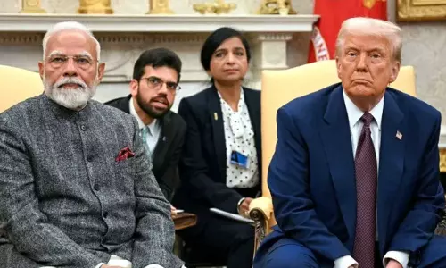 ரஷியாவிடம் தொடர்ந்து எண்ணெய் வாங்கினால் இந்தியா மீது கூடுதல் வரி விதிப்போம் -  டிரம்ப் எச்சரிக்கை