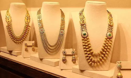 GOLD PRICE TODAY: இன்று ஒரே நாளில் தங்கம் விலை சவரனுக்கு ரூ.1280 உயர்வு