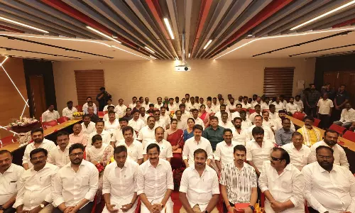 விஜய் முன்னிலையில் த.வெ.க.வில் இணைந்த முக்கிய பிரமுகர்கள்