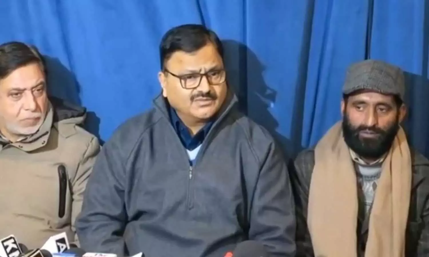 லடாக் ஒன்றுபட்ட ஜம்மு-காஷ்மீர் பகுதியாக மாறும் நாள் வெகு தொலைவில் இல்லை: ஜாவித் ராணா லடாக் ஒன்றுபட்ட ஜம்மு-காஷ்மீர் பகுதியாக மாறும் நாள் வெகு தொலைவில் இல்லை: ஜாவித் ராணா