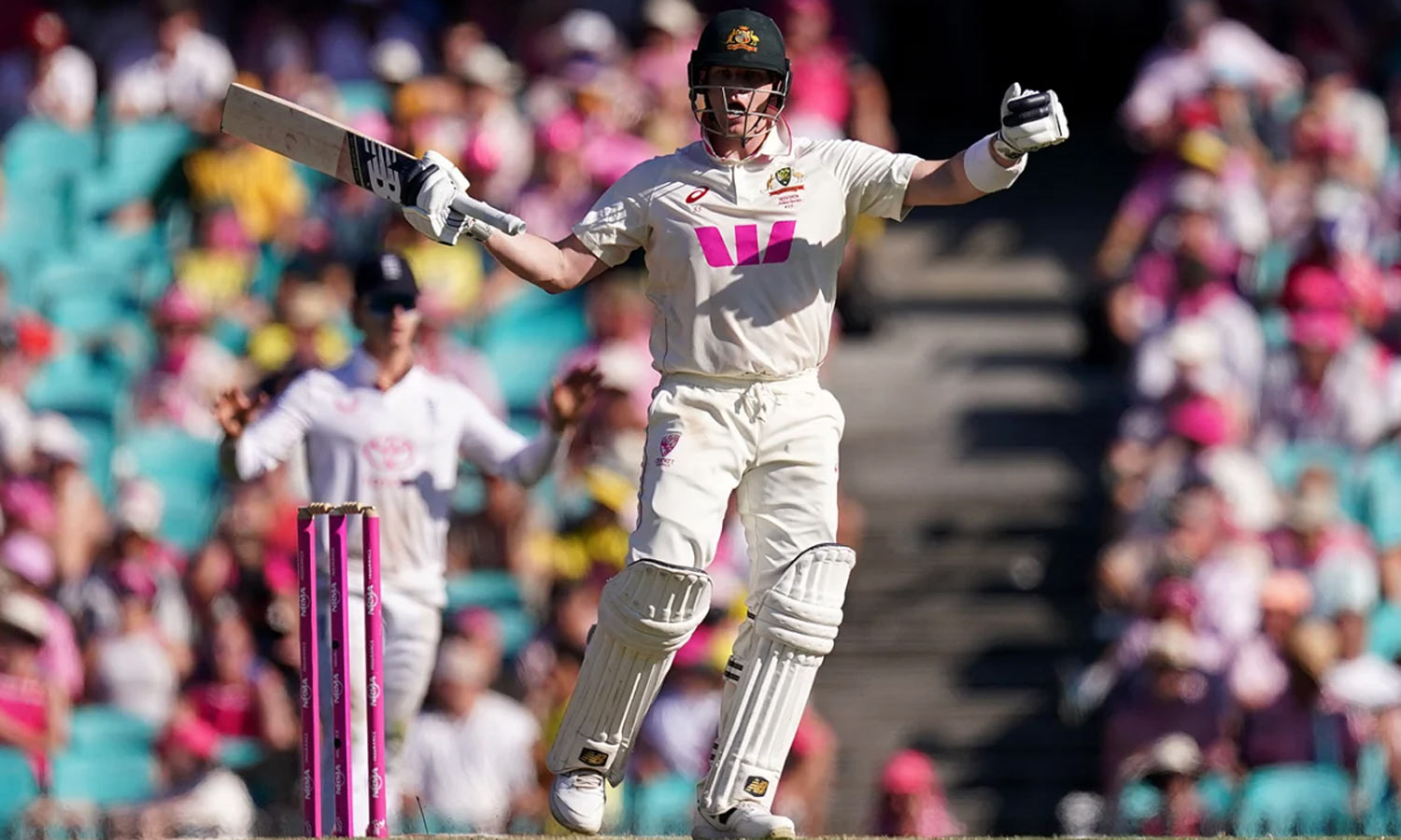 சிட்னி டெஸ்ட்: பிராட்மேன் சாதனையை முறியடித்த ஸ்டீவ் ஸ்மித்