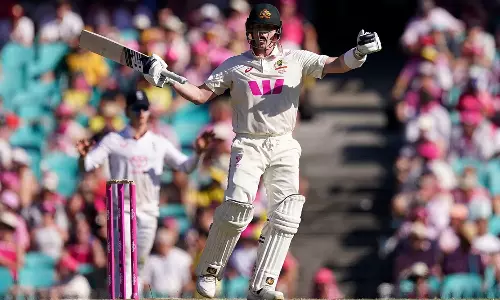 சிட்னி டெஸ்ட்: பிராட்மேன் சாதனையை முறியடித்த ஸ்டீவ் ஸ்மித்