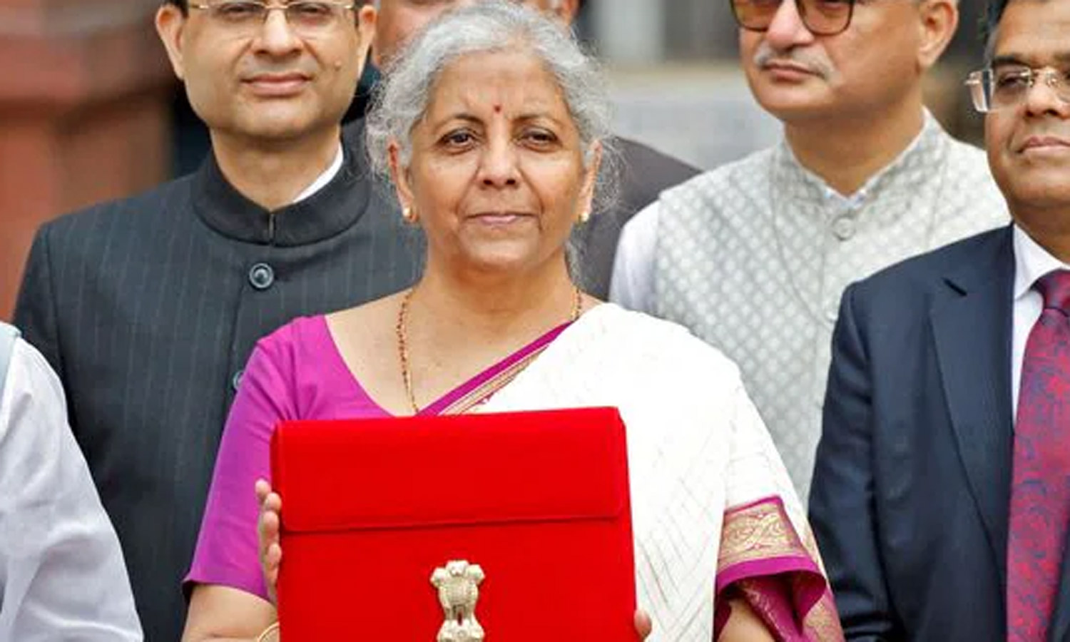 பிப்ரவரி 1-ந்தேதி பட்ஜெட் தாக்கலா? - பாராளுமன்ற குழு இன்று முடிவு