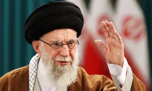 டிரம்பை மகிழ்விப்பதற்காக சொந்த தெருக்களை நாசப்படுத்தும் போராட்டக்காரர்கள்: அயதுல்லா காமேனி