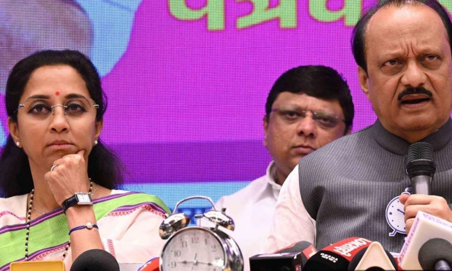 ஒன்று சேர்ந்த குடும்பம்?.. கூட்டணி வைத்த பிளவுபட்ட தேசியவாத காங்கிரஸ் அணிகள் - ஒன்றாக தேர்தல் அறிக்கை!