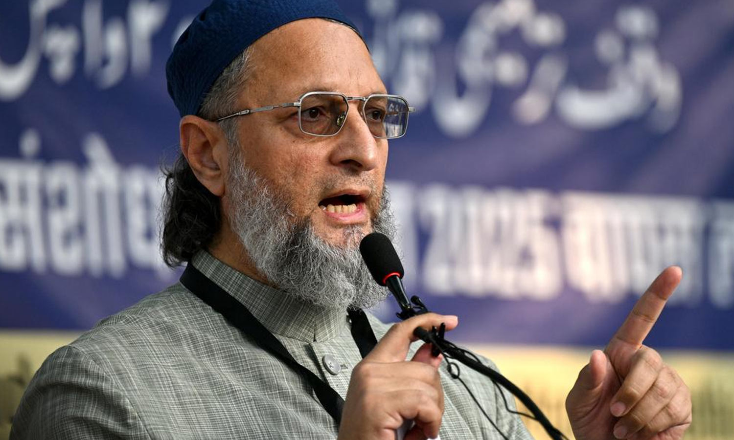 ஹிஜாப் அணிந்த பெண் இந்தியாவின் பிரதமராவார்: ஒவைசி கருத்துக்கு பா.ஜ.க. கண்டனம்