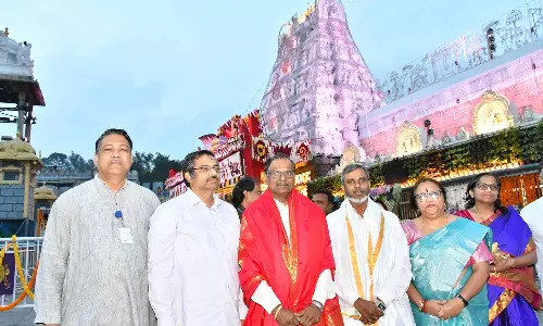 ராக்கெட் மாதிரியை வைத்து திருப்பதி கோவிலில் இஸ்ரோ விஞ்ஞானிகள் தரிசனம்