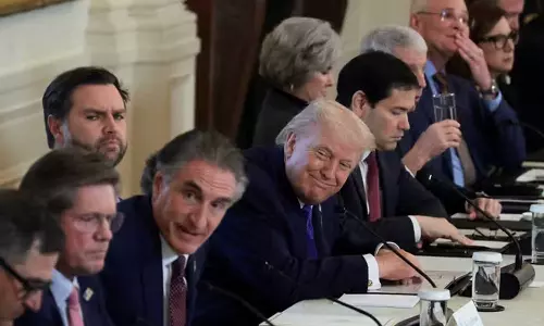 வெனிசுலா விவகாரம்: அமெரிக்க எண்ணெய் நிறுவன தலைவர்களுடன் டிரம்ப் ஆலோசனை