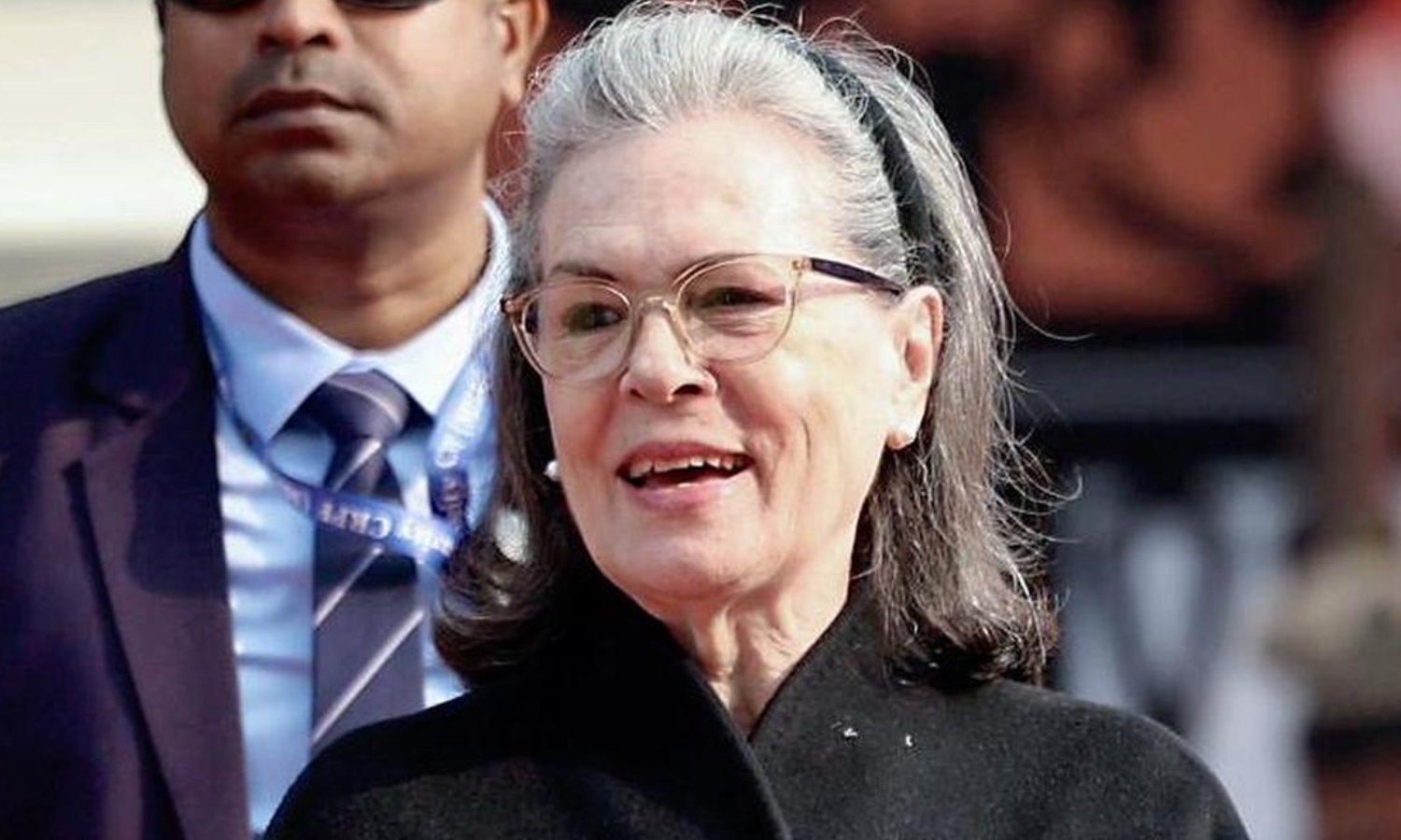 சிகிச்சை முடிந்து வீடு திரும்பினார் சோனியா காந்தி!