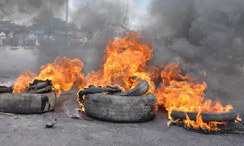 போகி பண்டிகை: பிளாஸ்டிக், டயர்களை எரிக்க வேண்டாம்- விமான நிலைய ஆணையம் வேண்டுகோள்