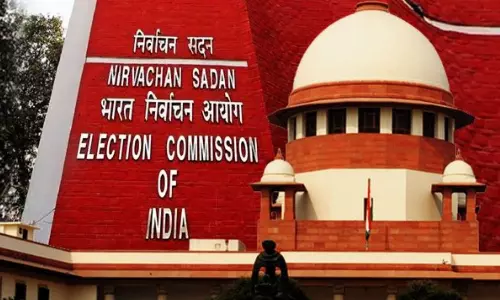 தேர்தல் ஆணையர் மீது சட்ட நடவடிக்கை எடுப்பதை தடுக்கும் புதிய சட்டம் - விளக்கம் கேட்டும் சுப்ரீம் கோர்ட்