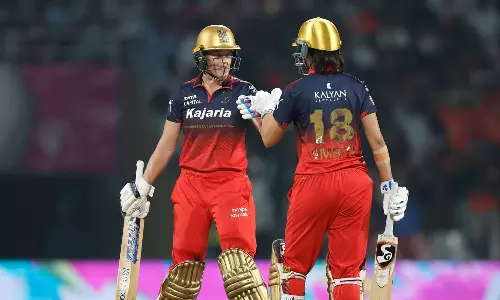 மகளிர் பிரீமியர் லீக்: உ.பி. வாரியர்ஸ்-ஐ ஊதித் தள்ளிய பெங்களூரு அணி - எளிதில் வெற்றி