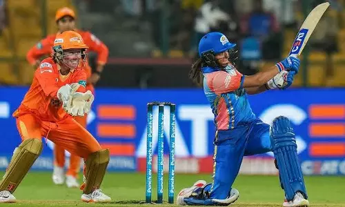 ஹர்மன்பிரீத் கவுர் அதிரடி: குஜராத்தை வீழ்த்தியது மும்பை இந்தியன்ஸ்