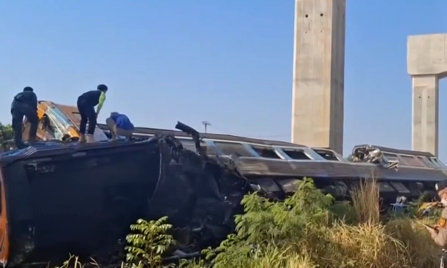 தாய்லாந்து ரெயில் விபத்து: பலி எண்ணிக்கை 32 ஆக உயர்வு