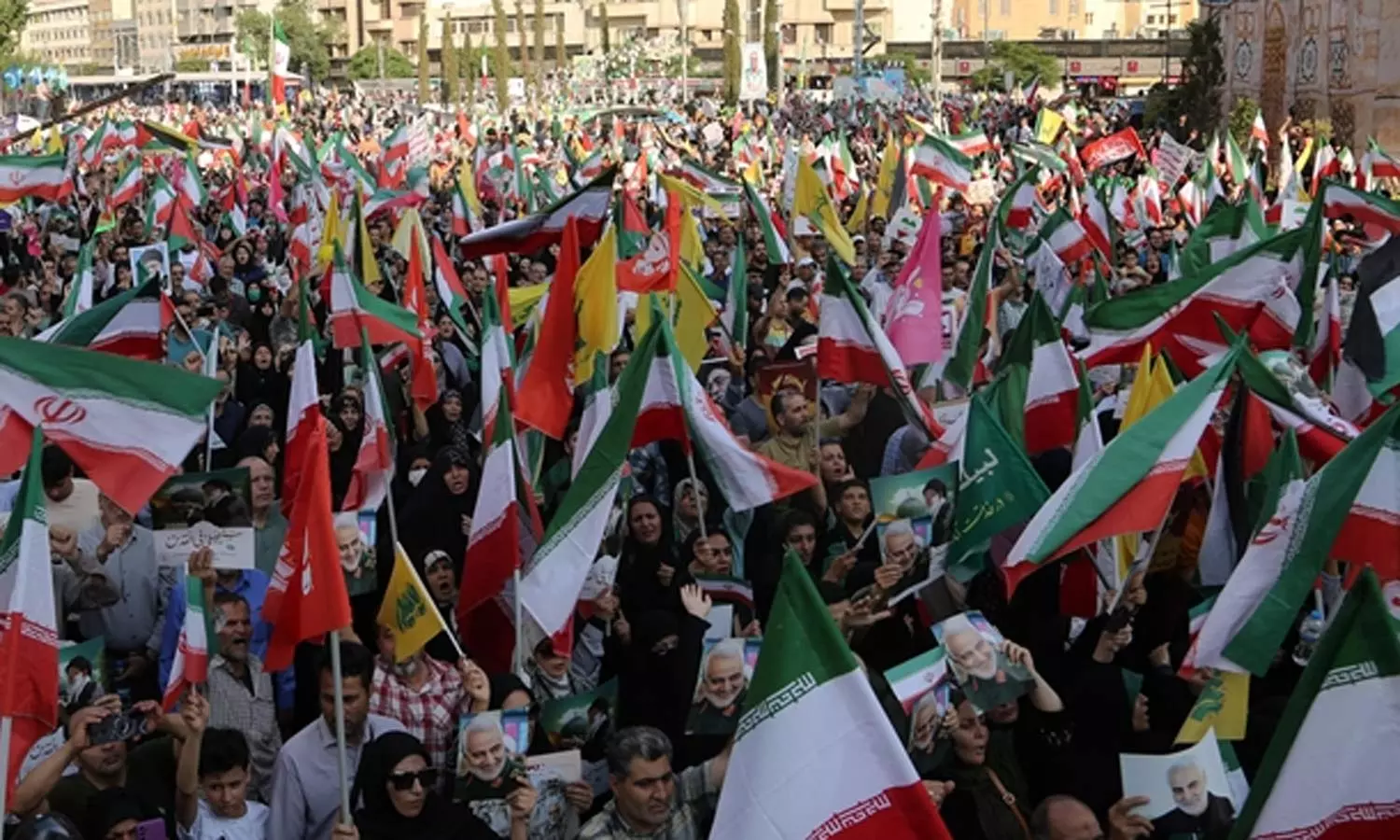 இந்தியர்கள் யாரும் ஈரானுக்கு செல்ல வேண்டாம்: மத்திய அரசு அறிவுறுத்தல் இந்தியர்கள் யாரும் ஈரானுக்கு செல்ல வேண்டாம்: மத்திய அரசு அறிவுறுத்தல்