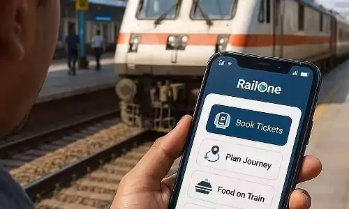 ரெயில் பயணிகள் கவனத்திற்கு... RailOne செயலியில் இன்று முதல் முன்பதிவில்லாத டிக்கெட் எடுப்பவர்களுக்கு 3% கட்டண சலுகை