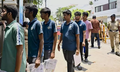 NEET-PG தகுதி மதிப்பெண்கள் அதிரடியாக குறைப்பு: SC, ST பிரிவினருக்கு -40 ஆக நிர்ணயம்!