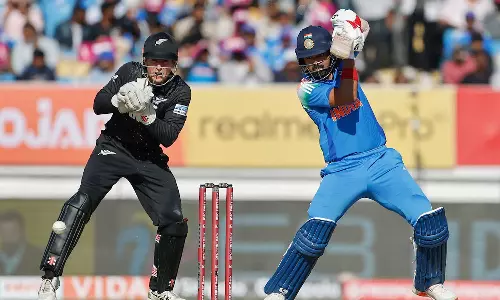 2வது ஒருநாள் போட்டி: கே.எல்.ராகுல் சதம்... நியூசிலாந்துக்கு 285 ரன்கள் இலக்கு நிர்ணயித்த இந்தியா