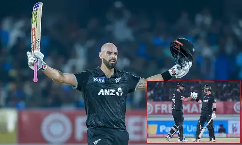 டேரில் மிட்செல் அபார சதம்: இந்தியாவை 7 விக்கெட் வித்தியாசத்தில் வீழ்த்தியது நியூசிலாந்து