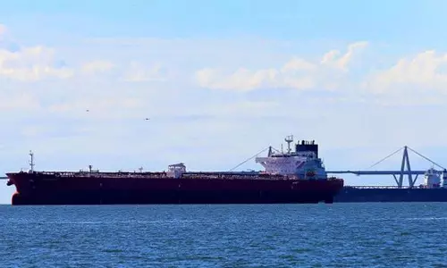 மீண்டும் ஒரு கச்சா எண்ணெய் கப்பலை பறிமுதல் செய்தது அமெரிக்கா