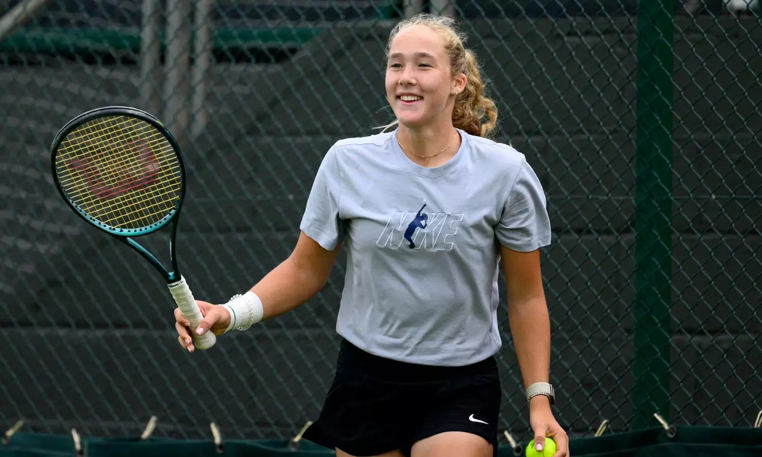 அடிலெய்டு-இன்டர்நேஷனல்-டென்னிஸ்:-இறுதிப்போட்டிக்கு-முன்னேறினார்-ரஷிய-வீராங்கனை